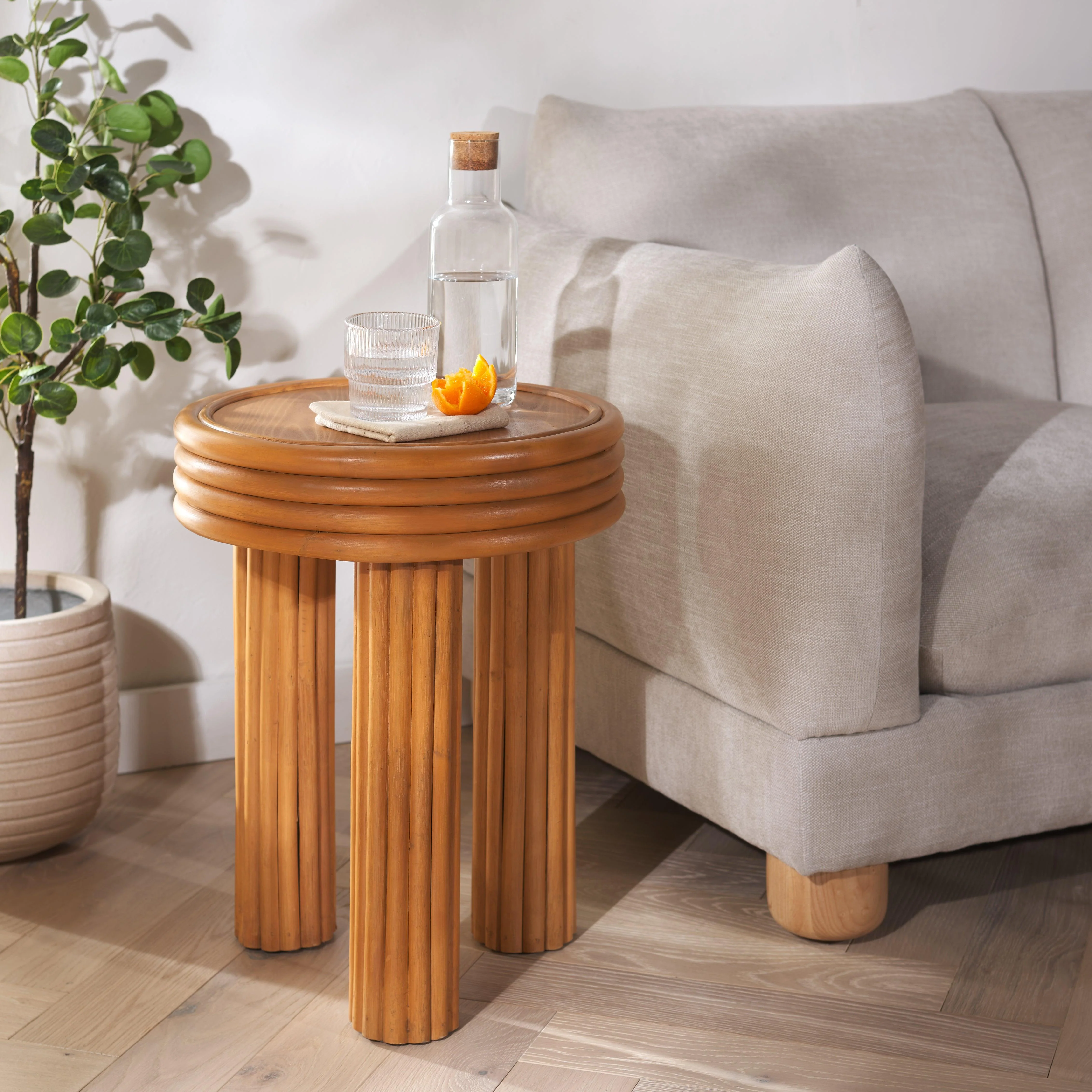 BAYARD RATTAN ROUND ACCENT TABLE - Remutear