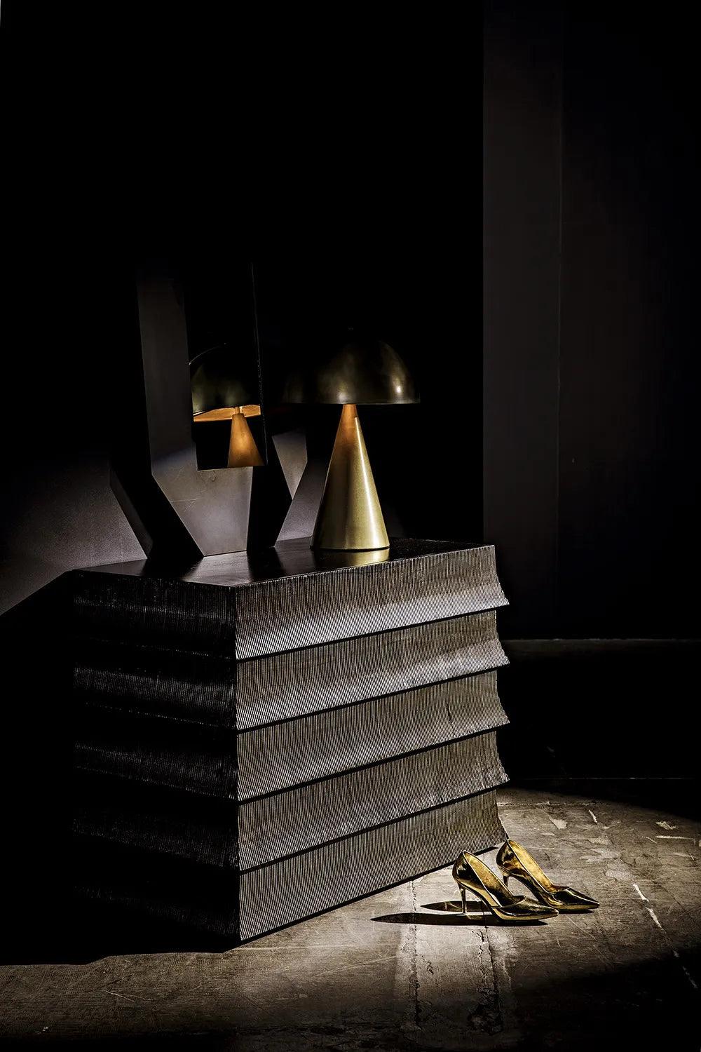 Skuba Table Lamp, Metal with Brass Finish - Remutear