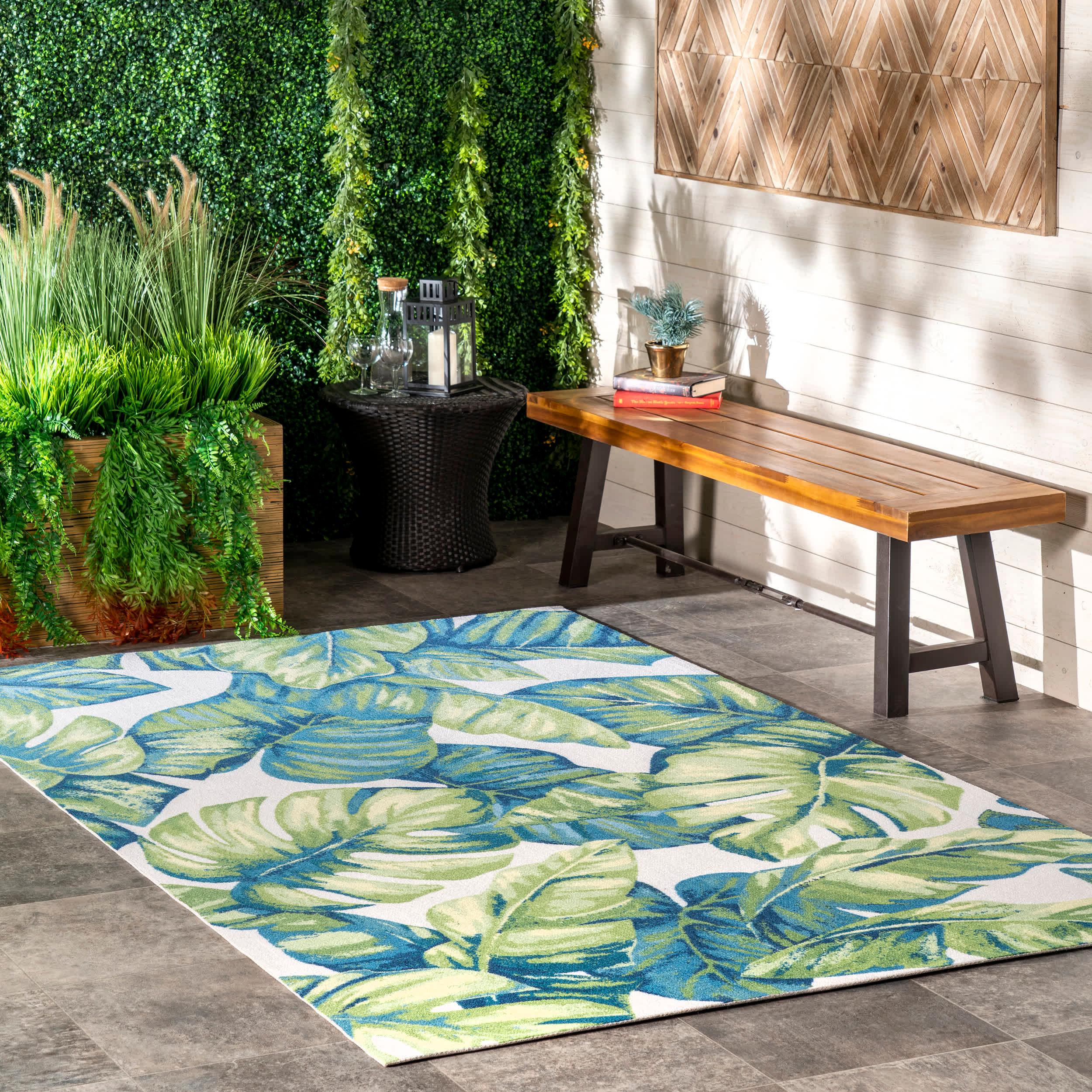 Contemporary Floral Lisa Indoor/Outdoor Area Rug - Remutear