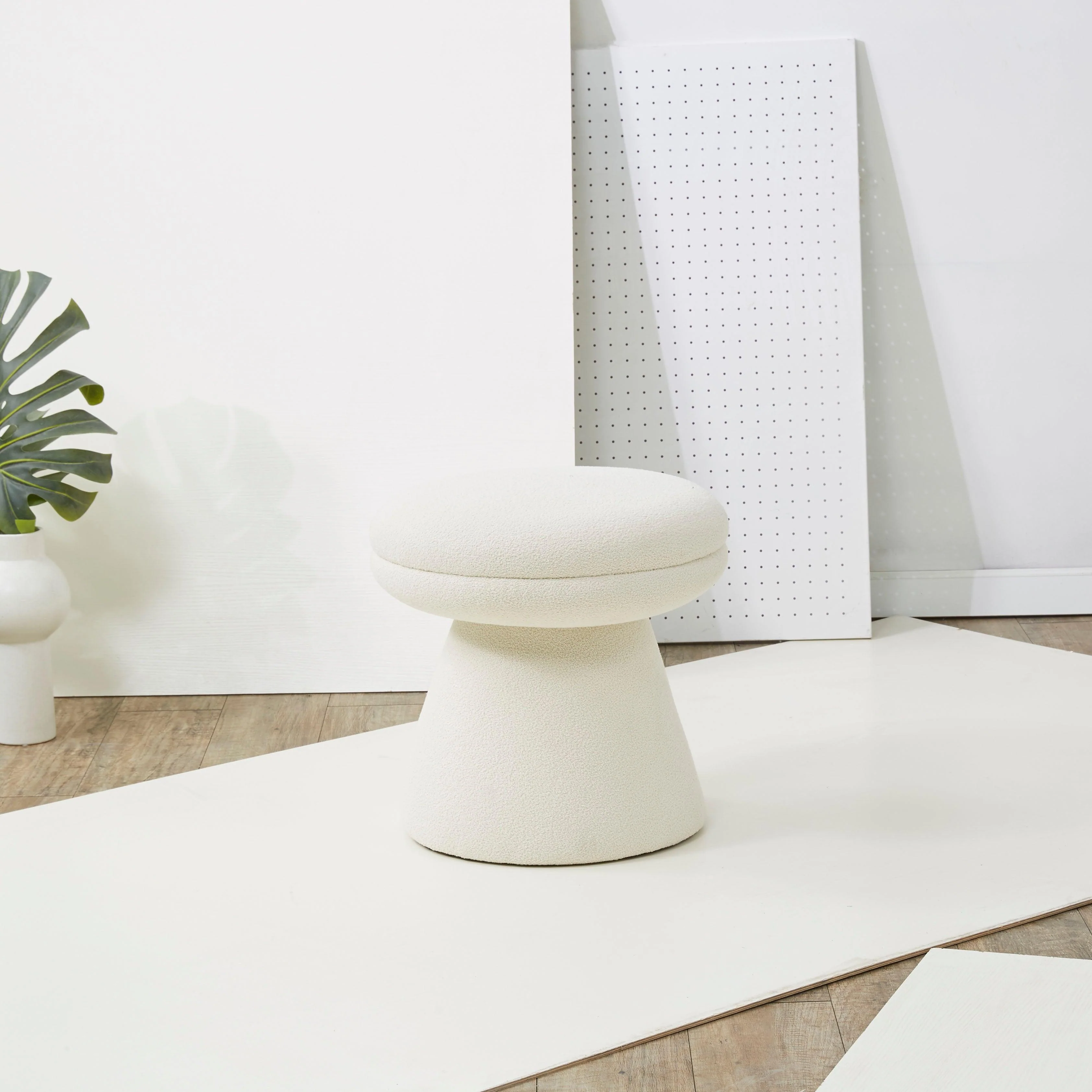 GISELLA BOUCLE OTTOMAN - Remutear