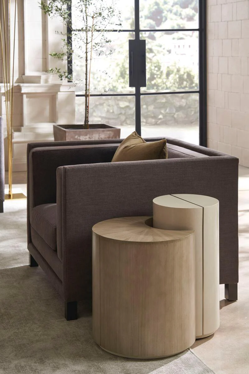 Tuxedo Chair - Remutear
