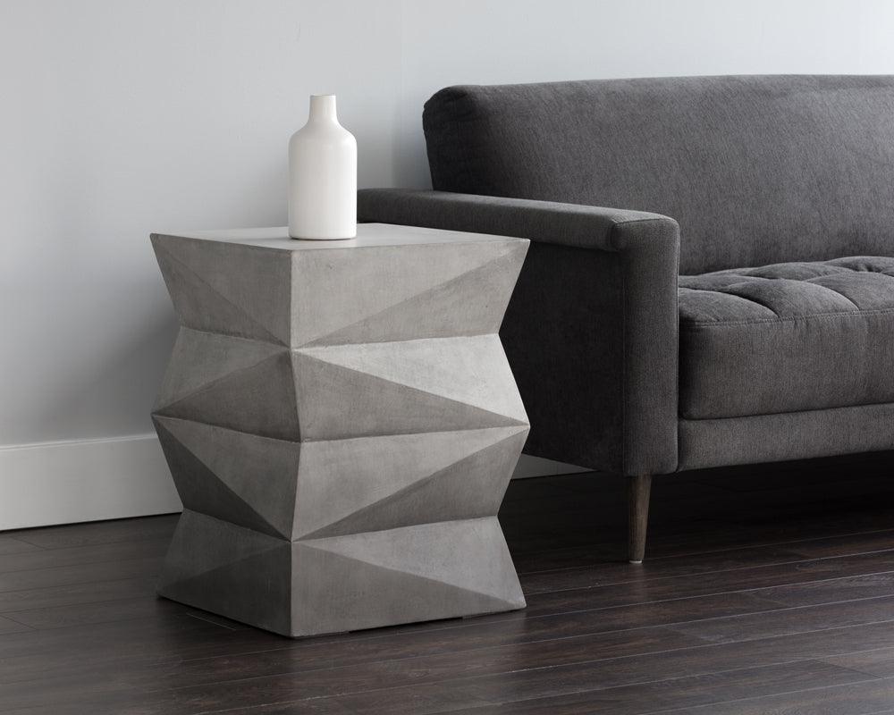 Niran End Table - Remutear