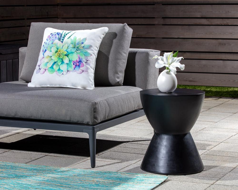 Logan End Table - Remutear