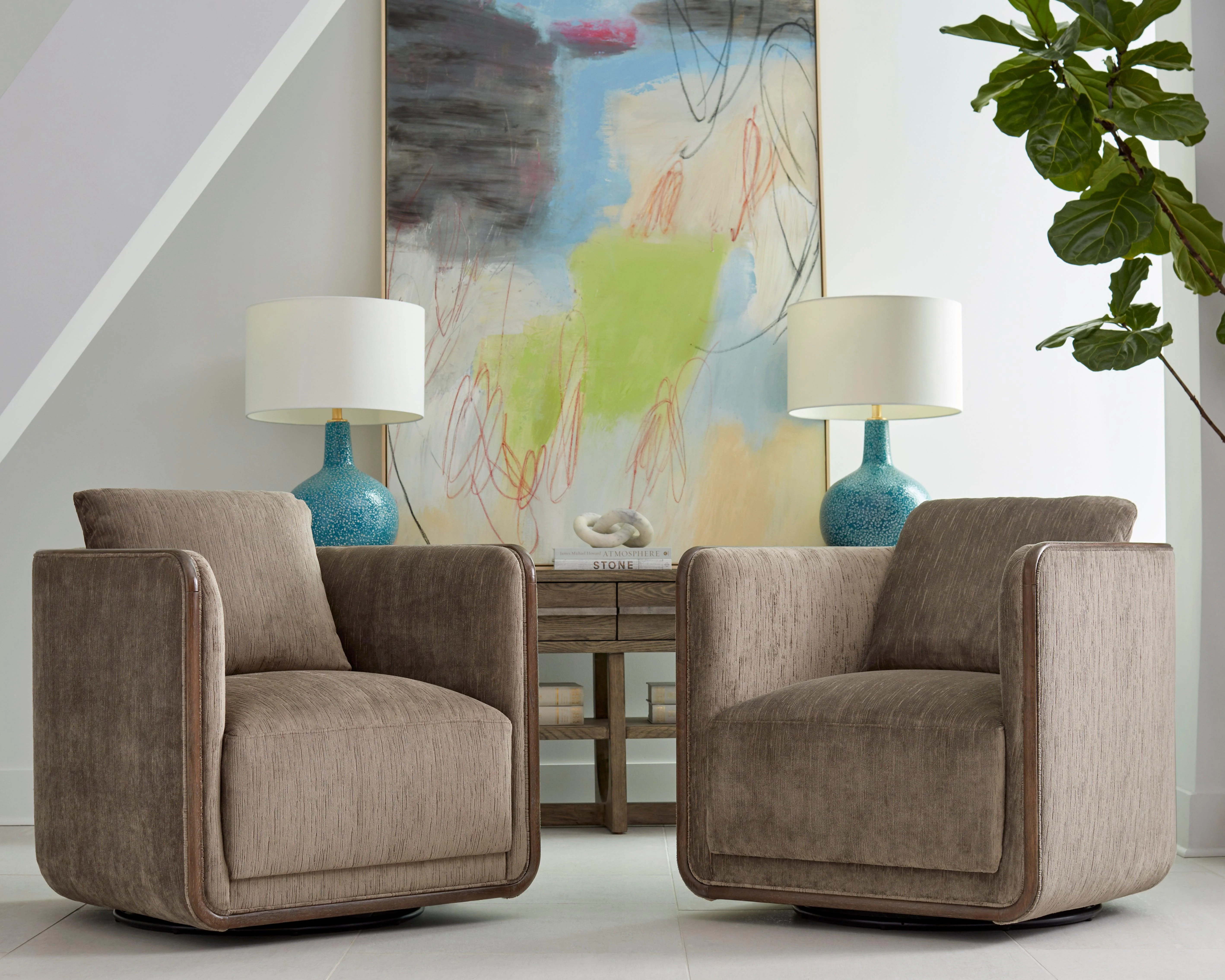 Sagrada Swivel Chair, N-Otter - Remutear