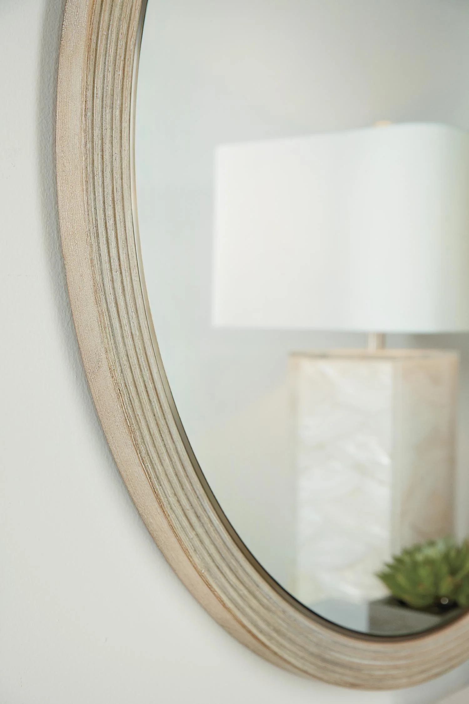 Cascade Round Mirror - Remutear