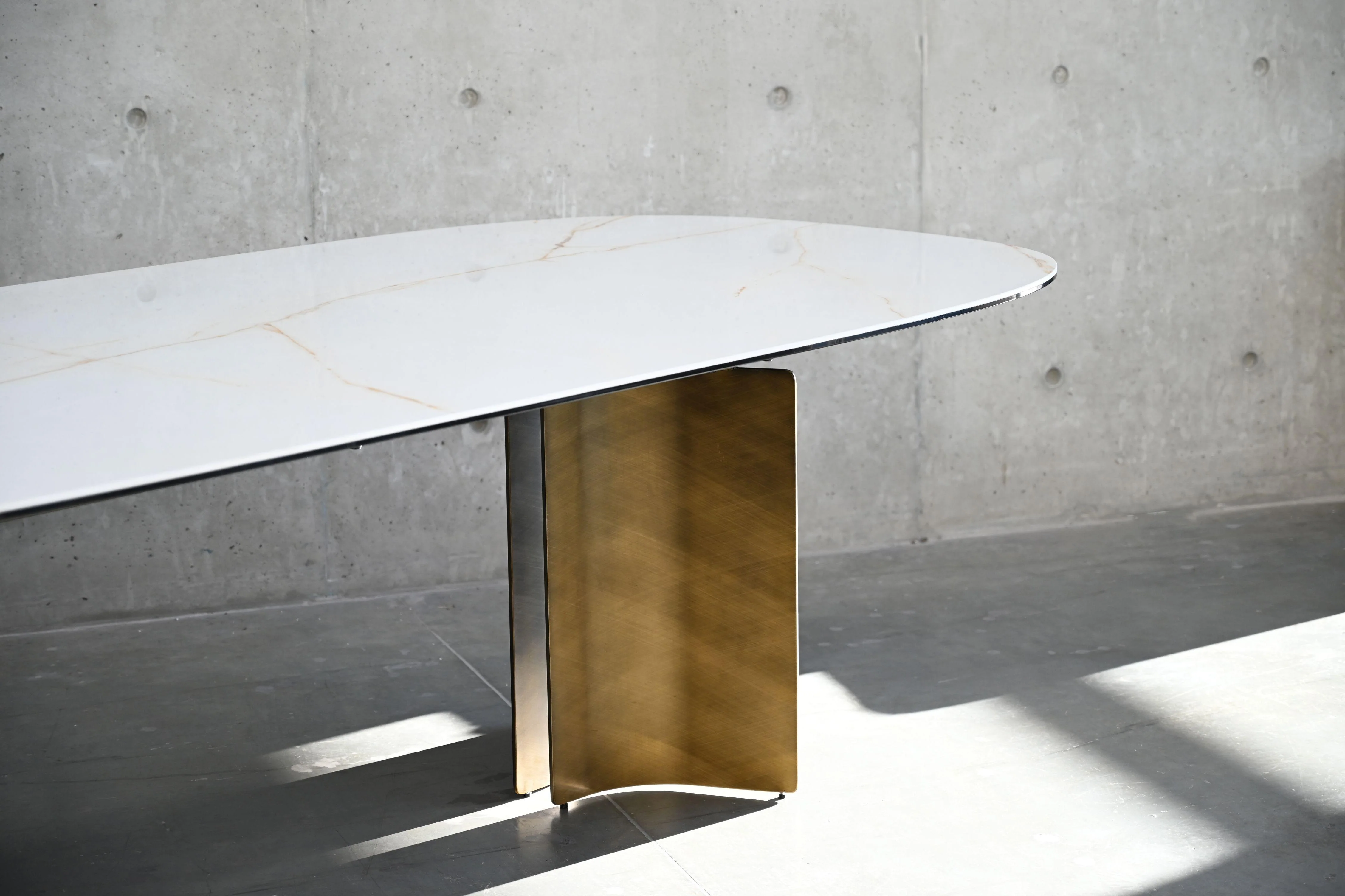SORRENTO Dining Table Oval - Remutear