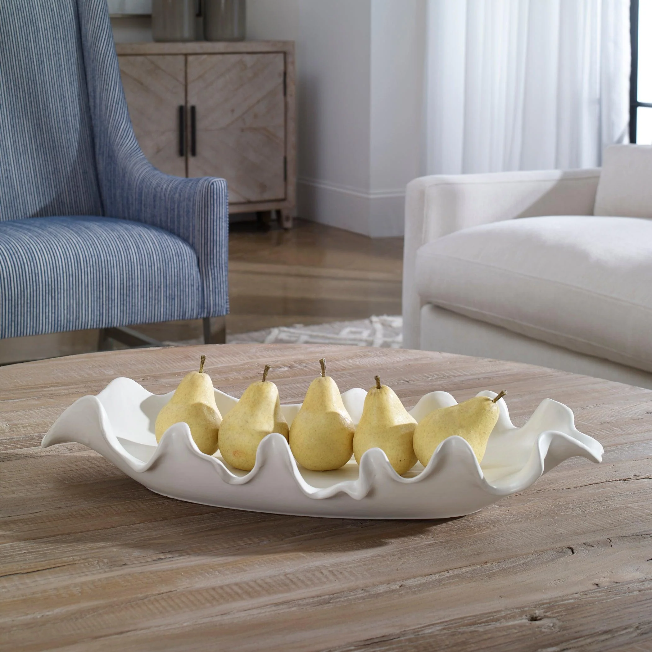 RUFFLED FEATHERS MODERN WHITE BOWL - Remutear