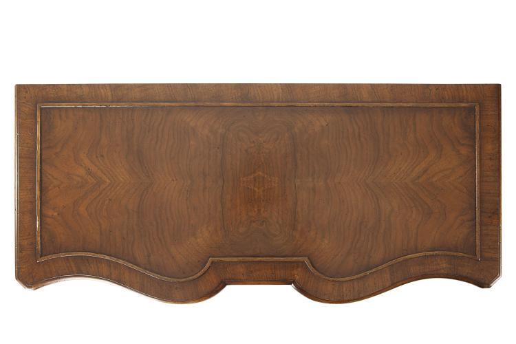 Byron Serpentine Chest - Remutear
