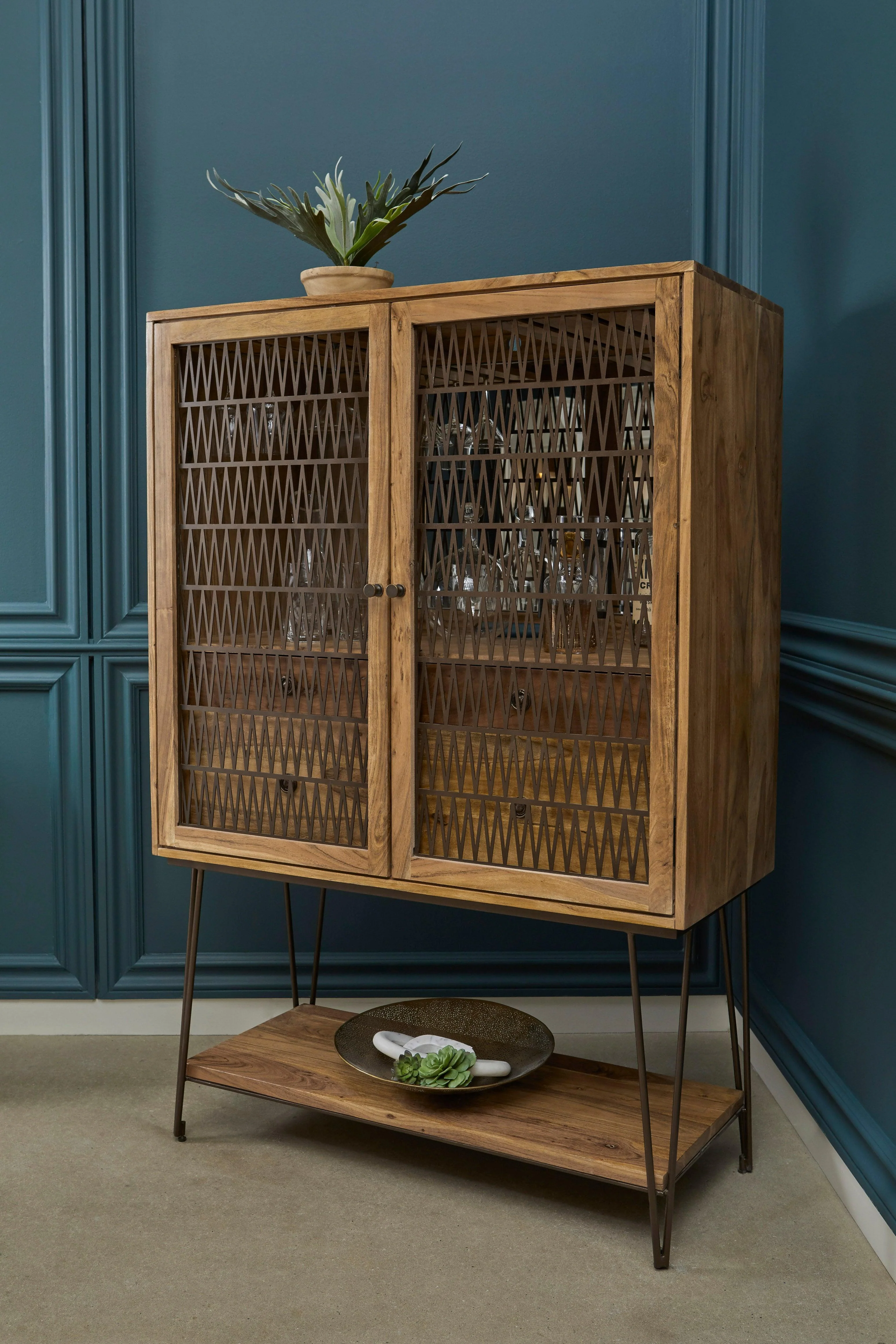 2-Door Bar Cabinet with Storage Drawers - Remutear