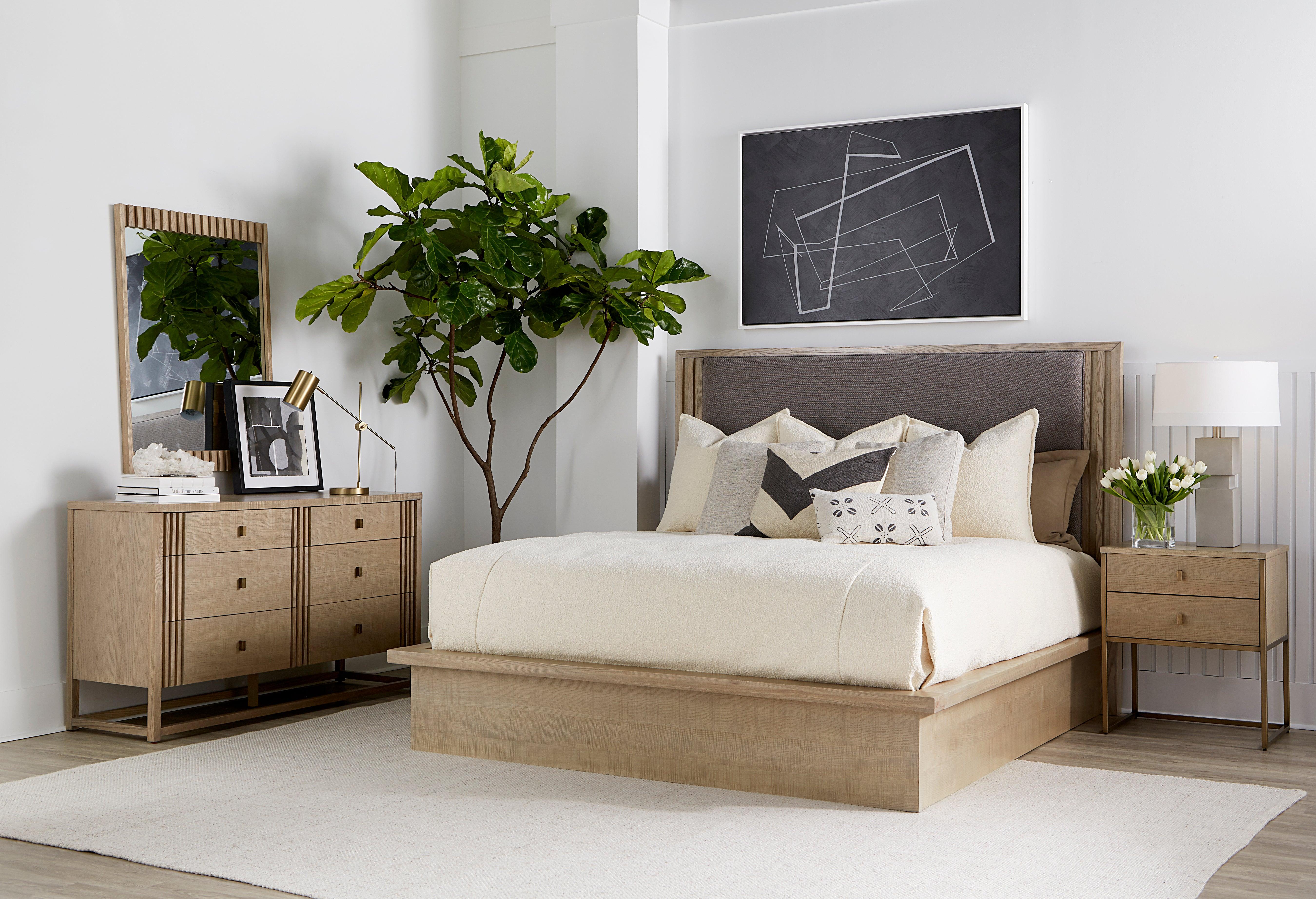 North Side Panel Bed - Remutear