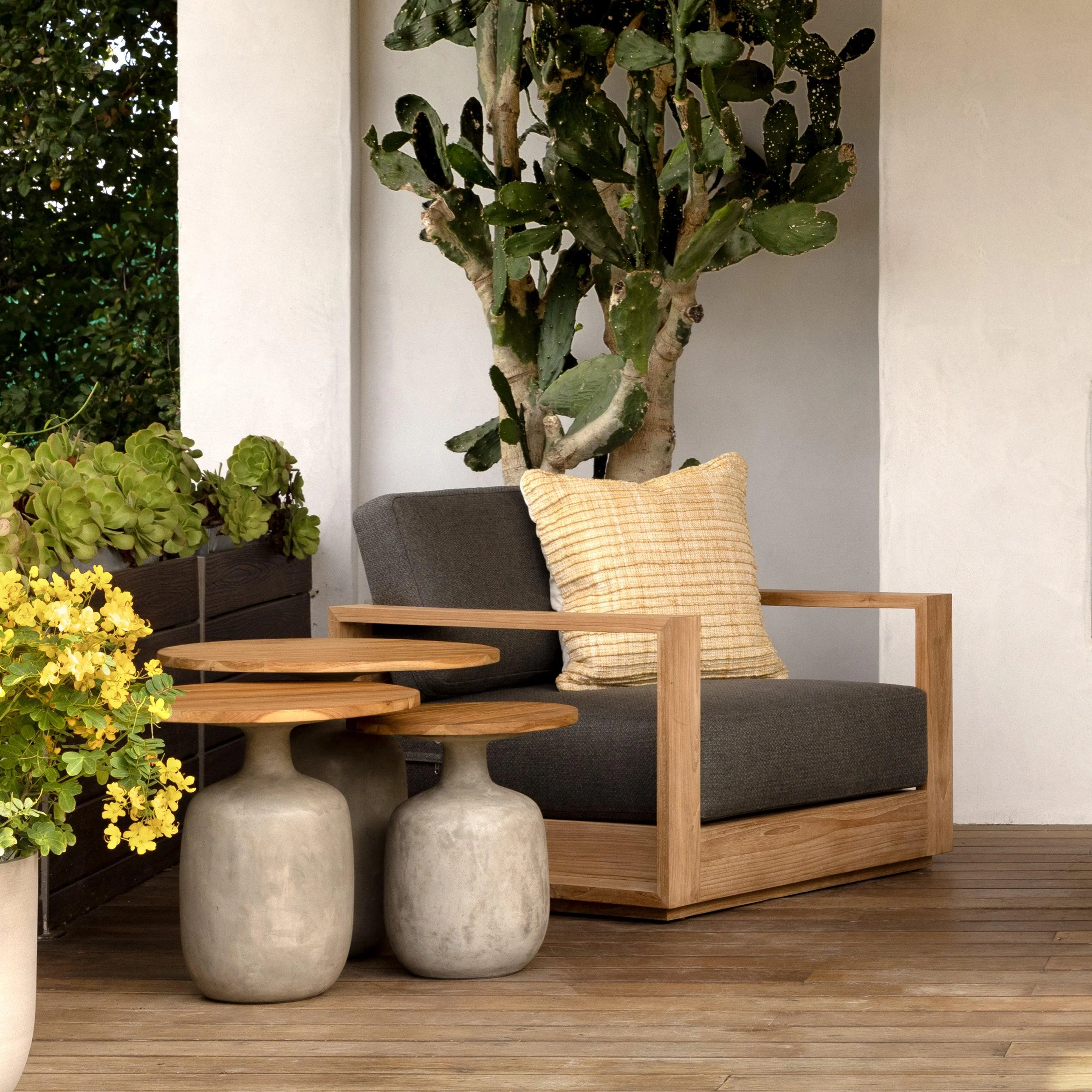 Darleen Outdoor Sofa Chair - Remutear