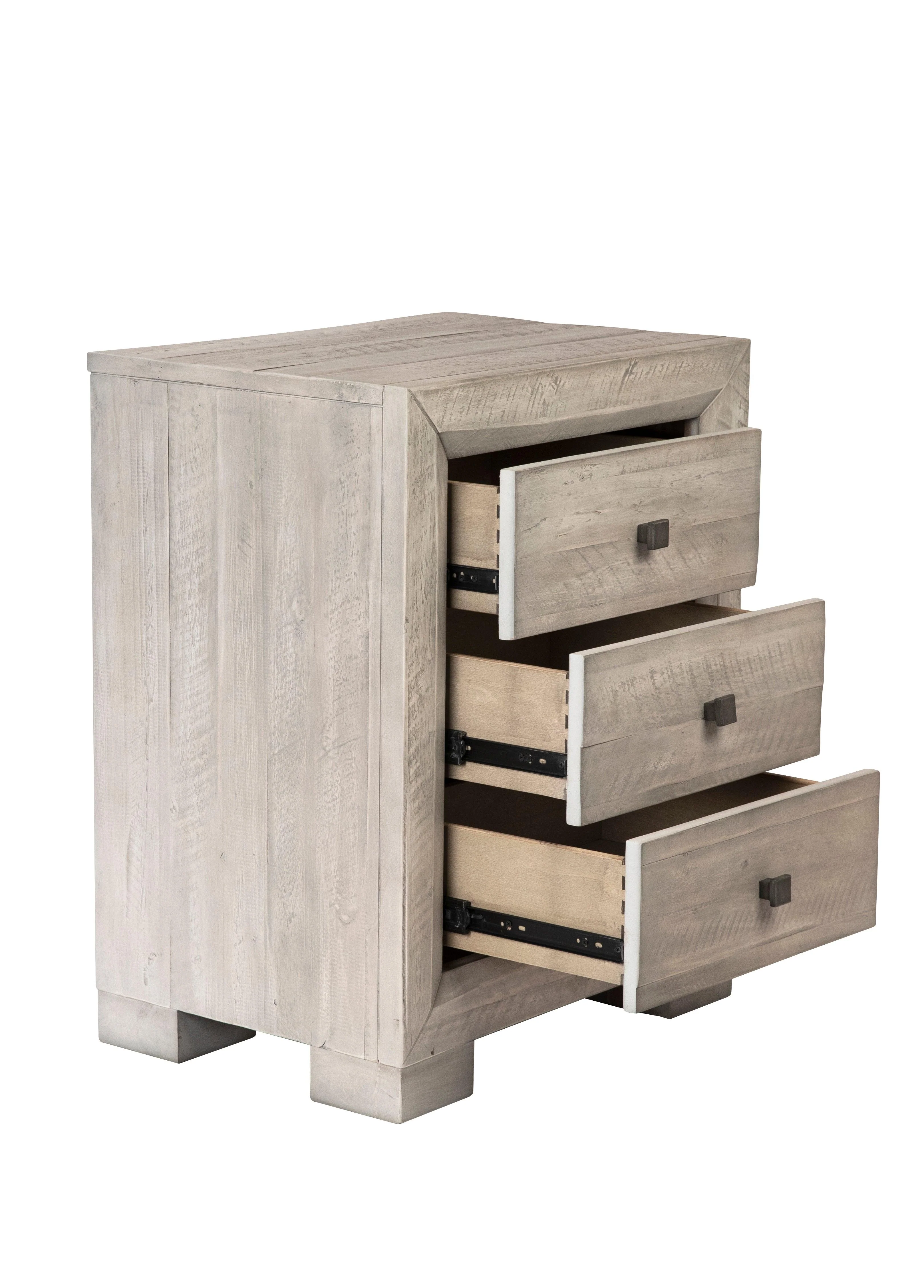 Clannin Nightstand - Remutear
