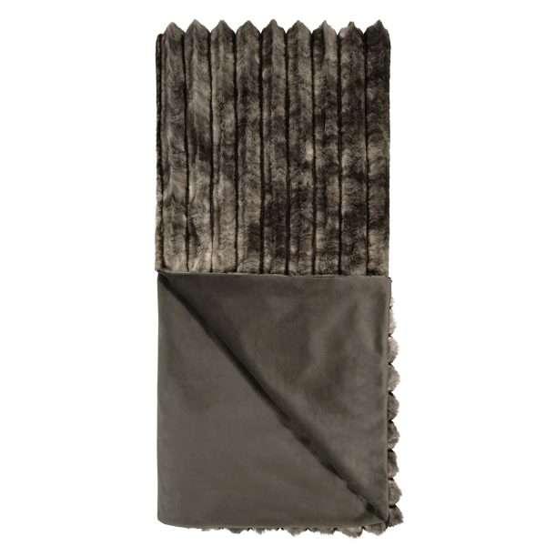 Summit Throw - Remutear