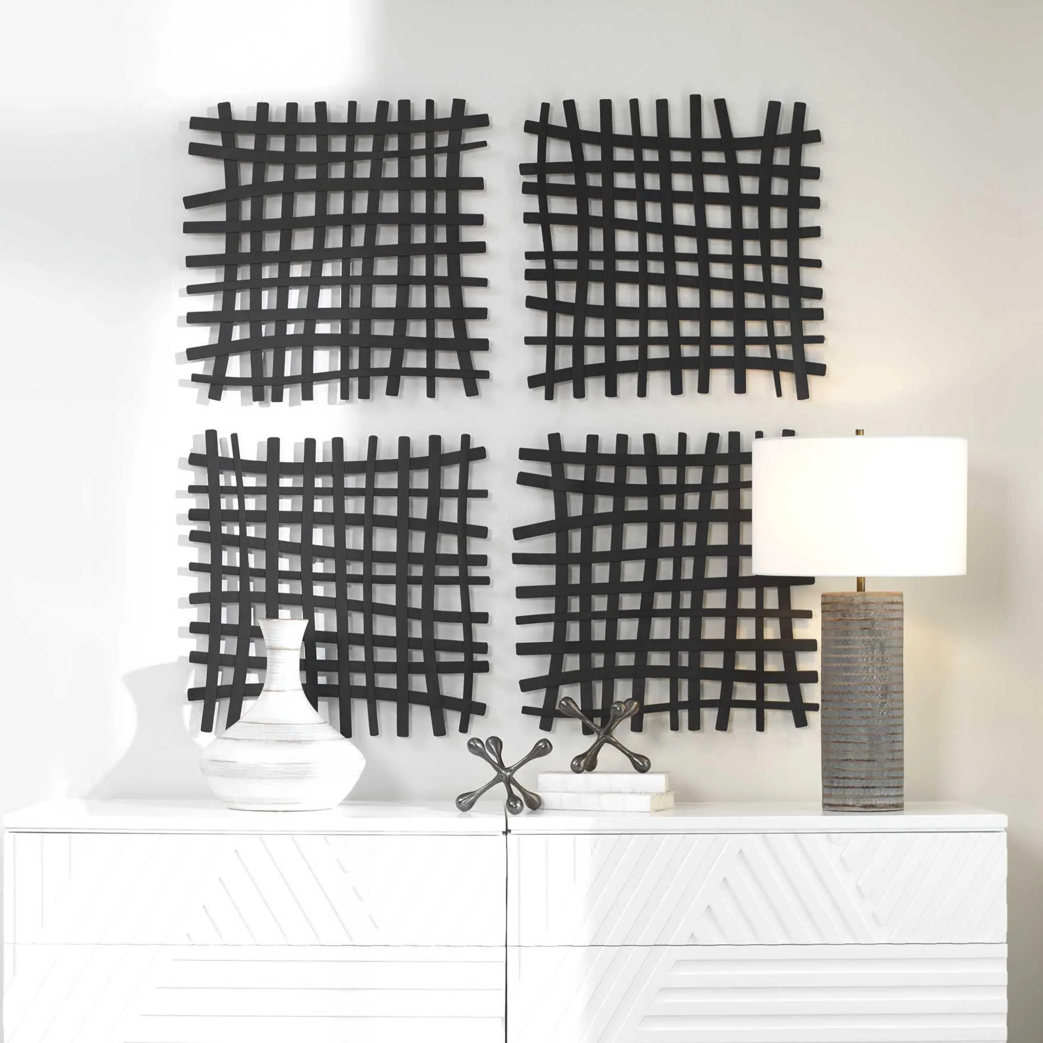 GRIDLINES IRON WALL DECOR - Remutear