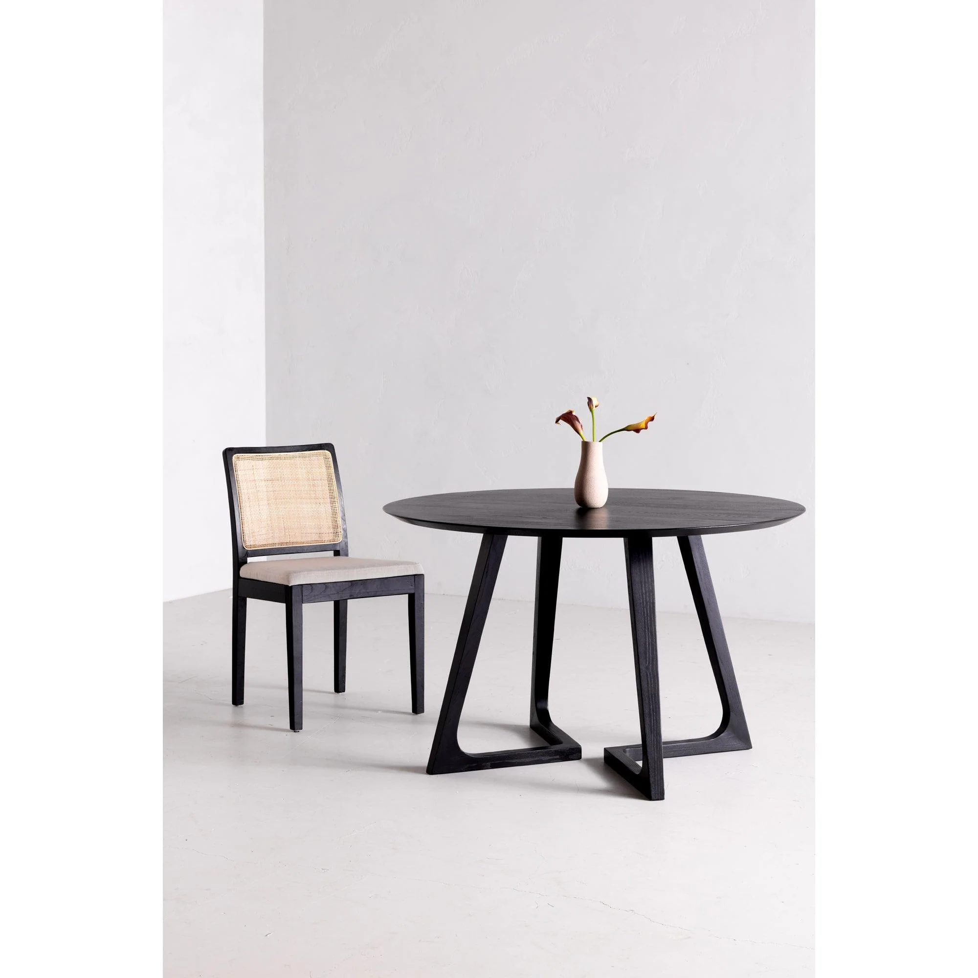 Godenza Dining Table Round Black Ash - Remutear