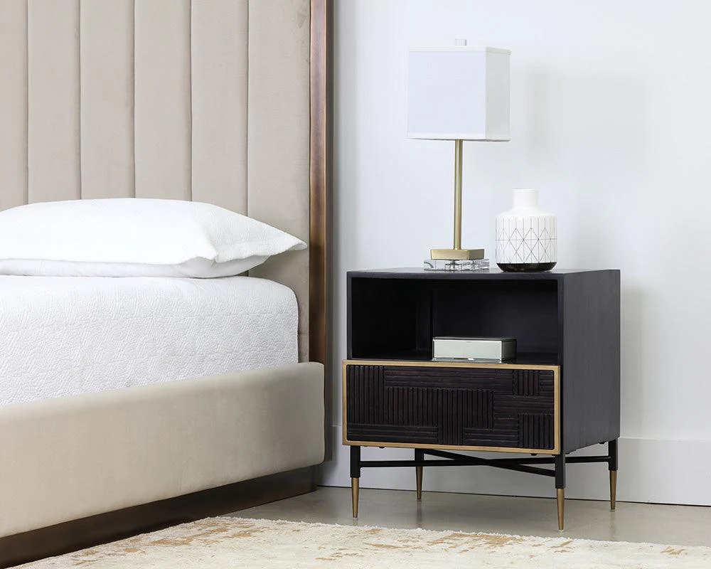 Markwood Nightstand - Remutear