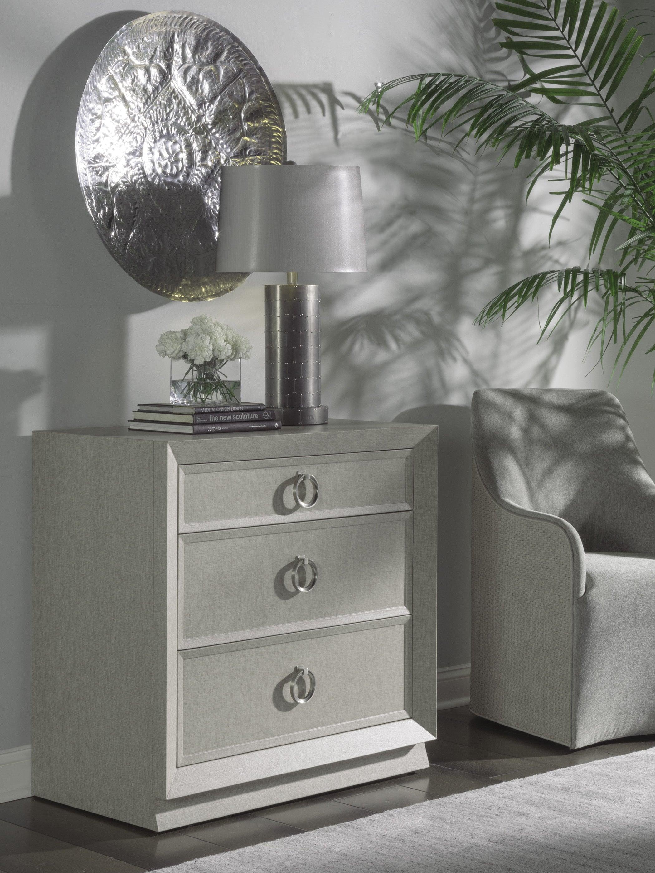 Signature Designs Zeitgeist Linen Hall Chest - Remutear